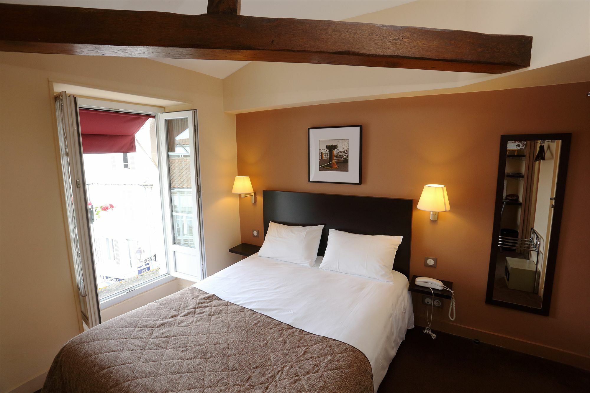 לה רושל Hotel Le Bord'O Vieux Port מראה חיצוני תמונה